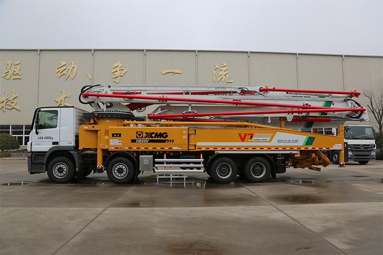 XCMG 58m concrete pump truck HB58V new concrete truck machine with mercedes Benz chassis price